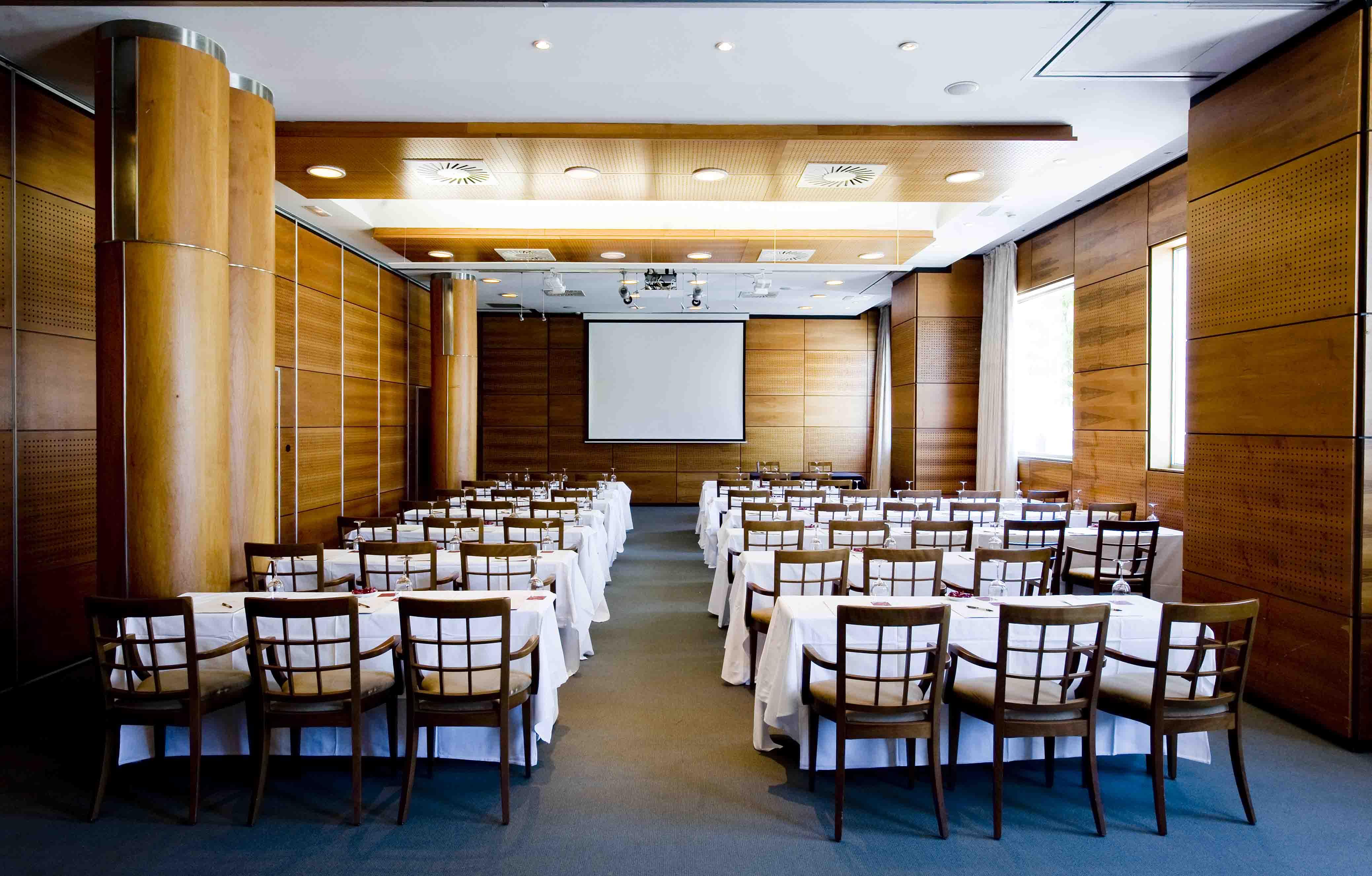 Gran Hotel Lakua Vitoria-Gasteiz Exterior photo The conference room