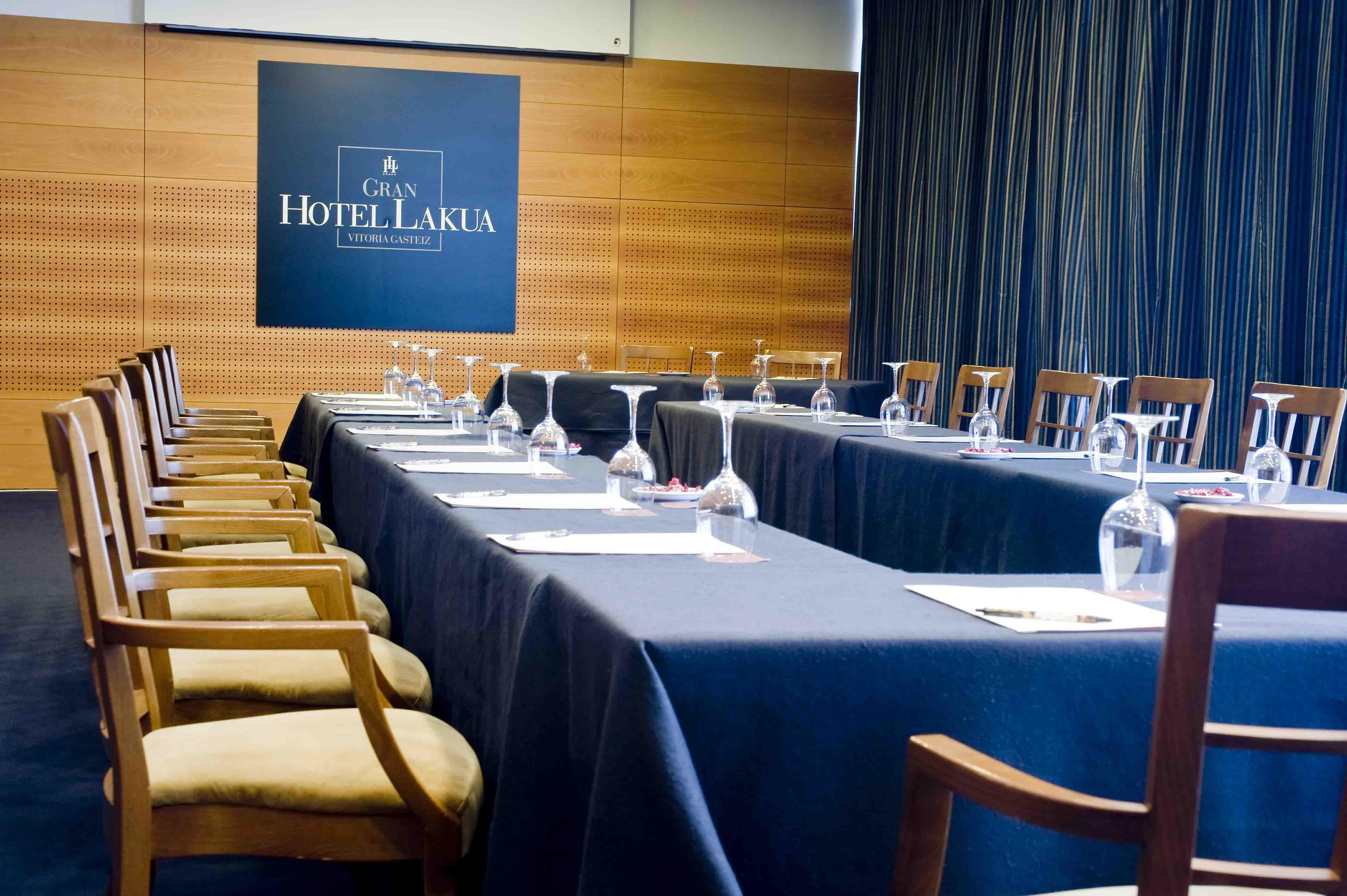 Gran Hotel Lakua Vitoria-Gasteiz Exterior photo Meeting room