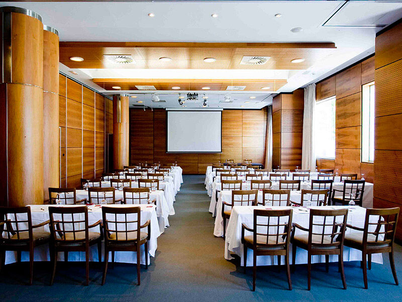 Gran Hotel Lakua Vitoria-Gasteiz Exterior photo The conference room